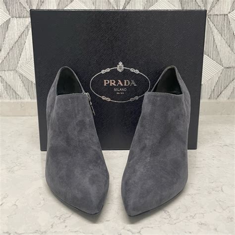 prada calzature donna camoscio|how much is Prada shoe.